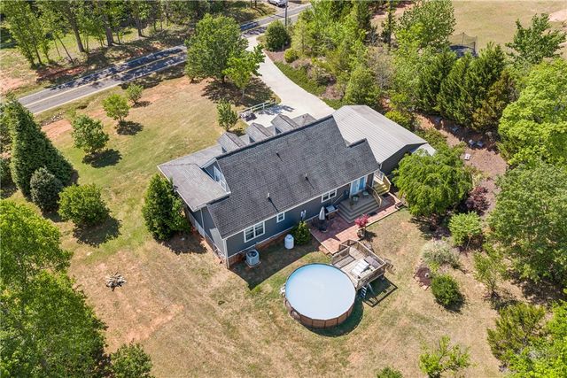 189 Little Choestoea Road, Westminster, SC 29693