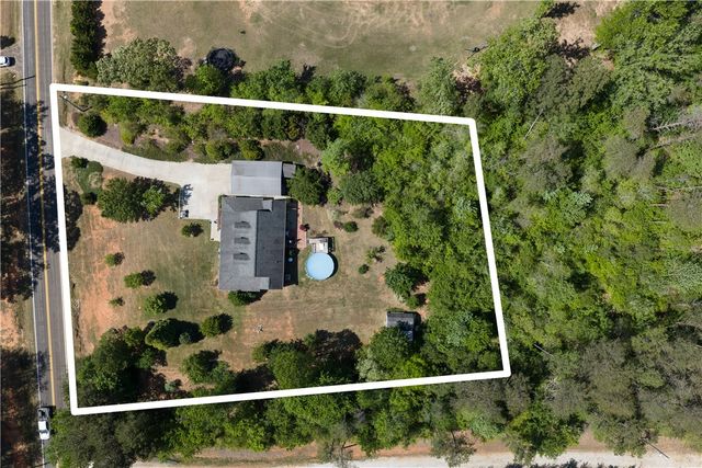 189 Little Choestoea Road, Westminster, SC 29693