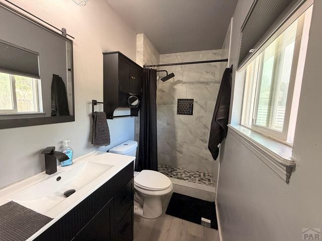 4032 Valley Dr # B, Pueblo, CO 81008