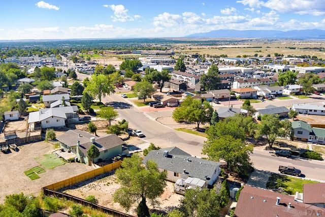 4032 Valley Dr # B, Pueblo, CO 81008