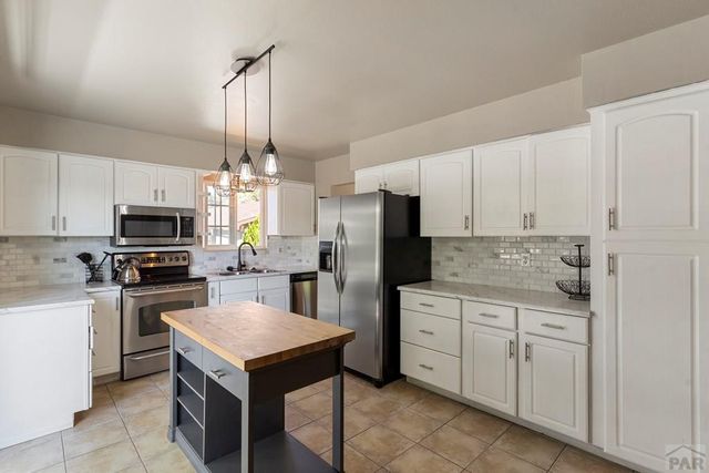 4032 Valley Dr # B, Pueblo, CO 81008