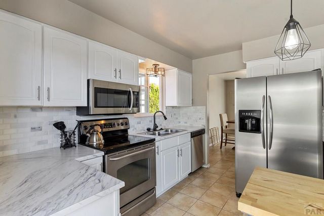 4032 Valley Dr # B, Pueblo, CO 81008