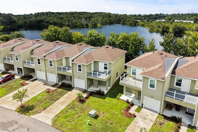 458 LAKE SHORE PARKWAY, Davenport, FL 33896