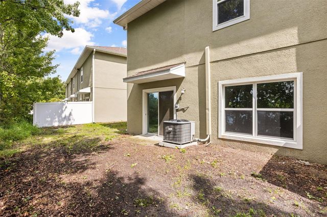 458 LAKE SHORE PARKWAY, Davenport, FL 33896