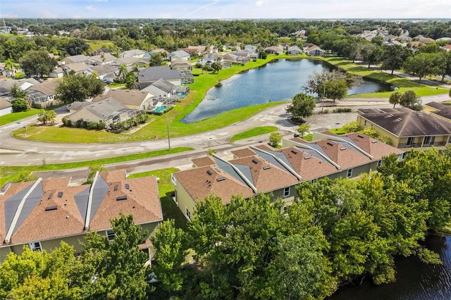 458 LAKE SHORE PARKWAY, Davenport, FL 33896