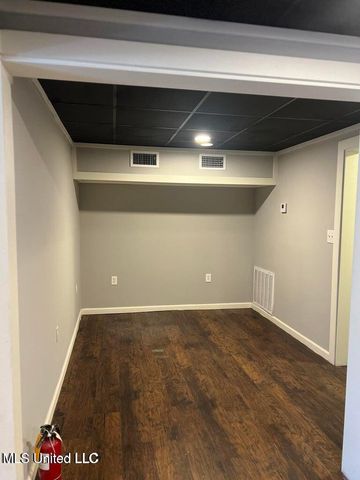 1524 Pass Road, A, Gulfport, MS 39501