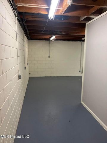 1524 Pass Road, A, Gulfport, MS 39501