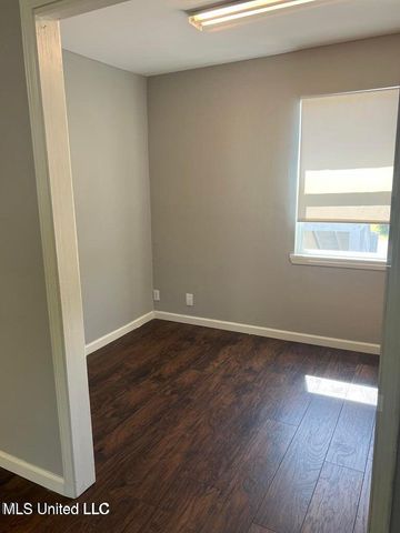 1524 Pass Road, A, Gulfport, MS 39501