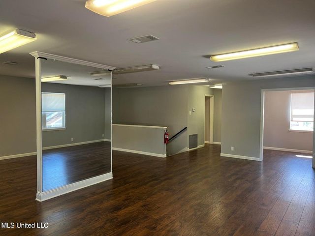 1524 Pass Road, A, Gulfport, MS 39501