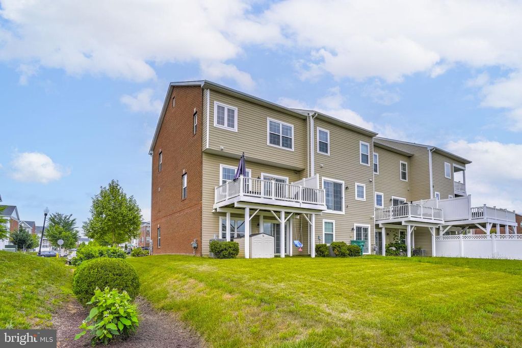 Image 27 of property listing at 5412 SPOTSWOOD PL, White Plains, MD 20695