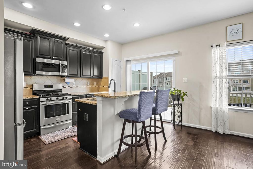 Image 3 of property listing at 5412 SPOTSWOOD PL, White Plains, MD 20695