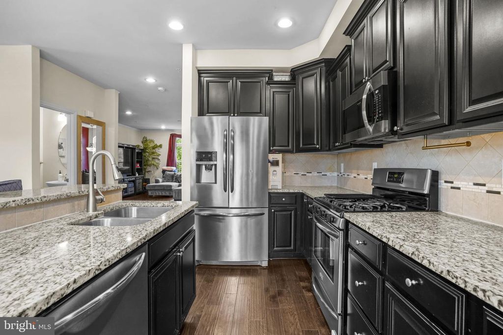 Image 5 of property listing at 5412 SPOTSWOOD PL, White Plains, MD 20695