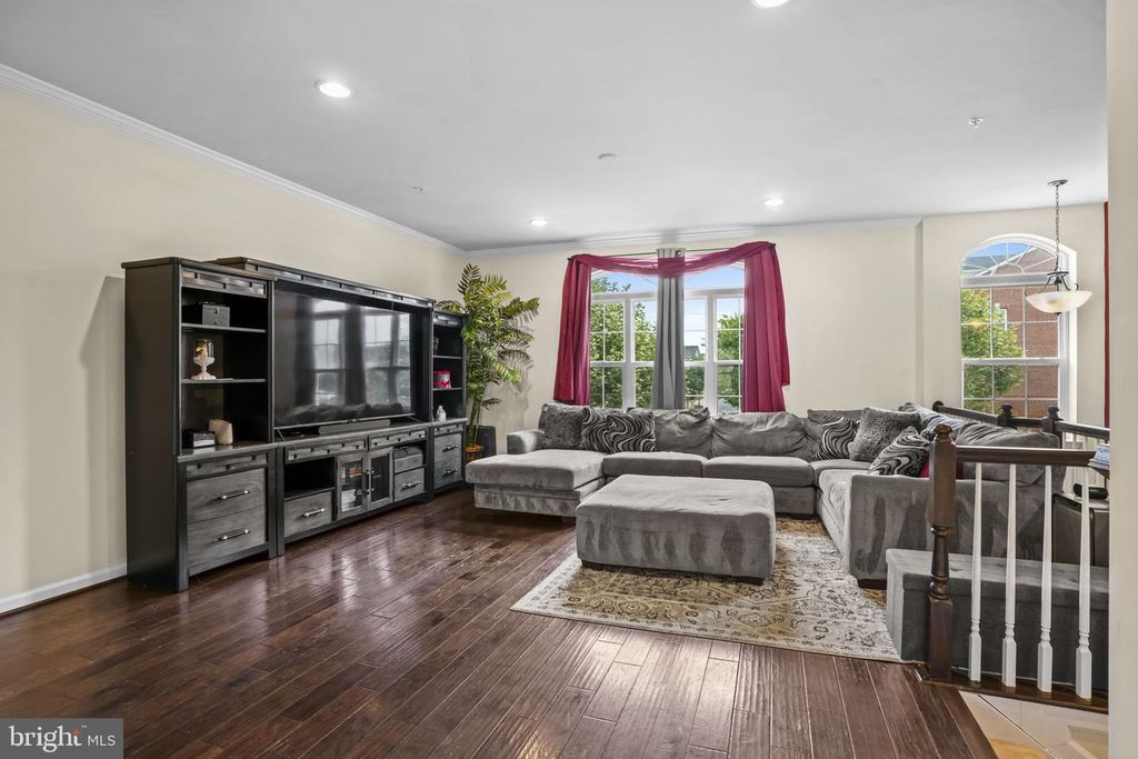 Image 7 of property listing at 5412 SPOTSWOOD PL, White Plains, MD 20695