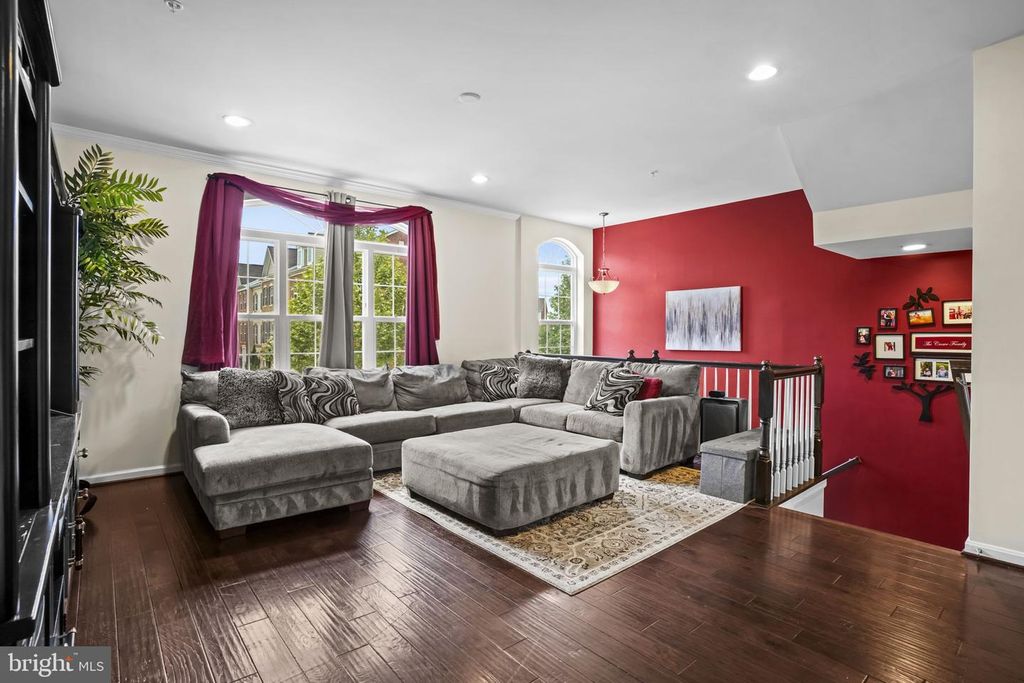 Image 8 of property listing at 5412 SPOTSWOOD PL, White Plains, MD 20695