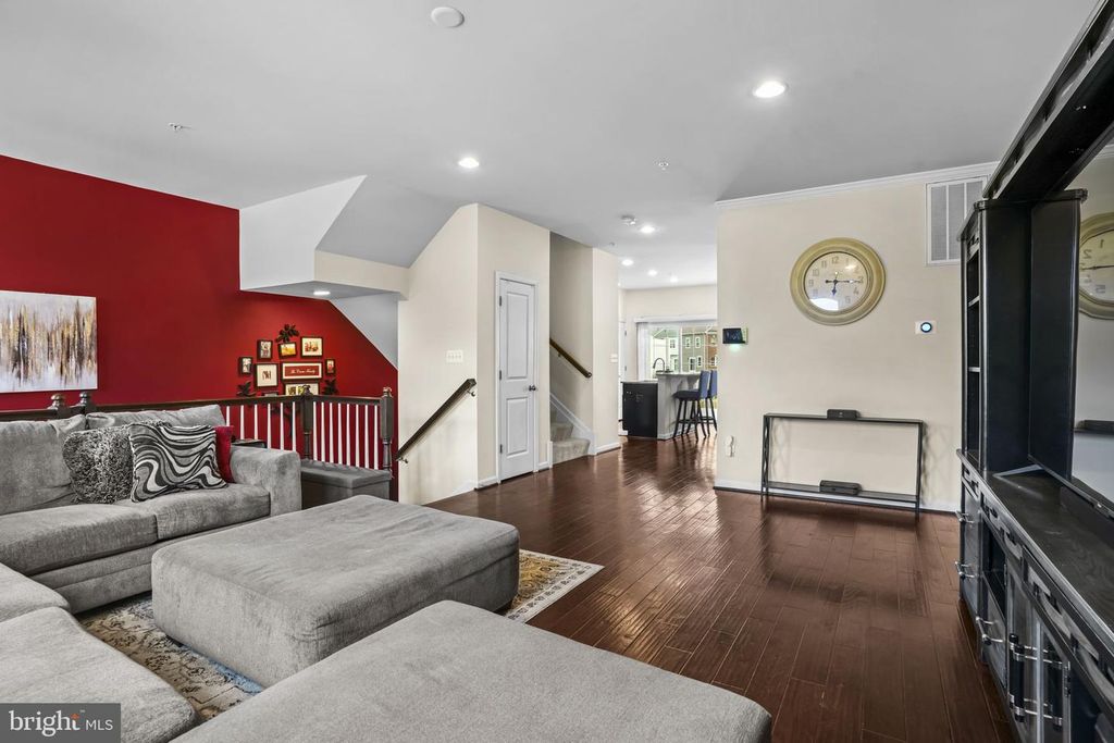 Image 9 of property listing at 5412 SPOTSWOOD PL, White Plains, MD 20695