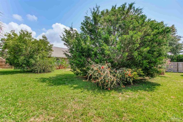 1537 Sandcliff Dr, Pensacola, FL 32507