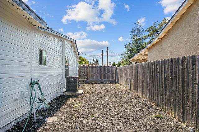 966 Elma St, Hickman, CA 95323