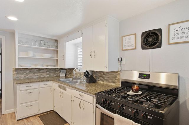 966 Elma St, Hickman, CA 95323