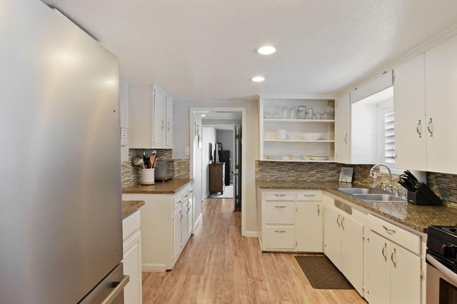 966 Elma St, Hickman, CA 95323