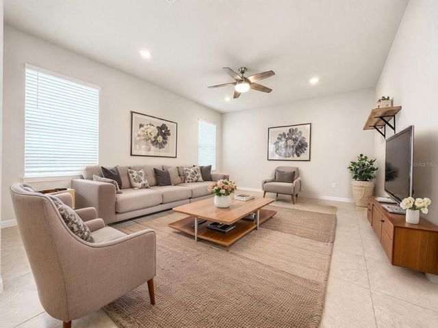 2092 CROSS PRAIRIE PARKWAY, Kissimmee, FL 34744