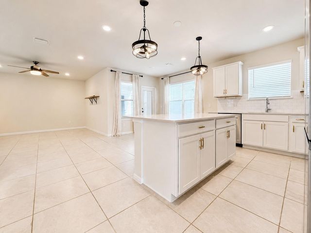 2092 CROSS PRAIRIE PARKWAY, Kissimmee, FL 34744
