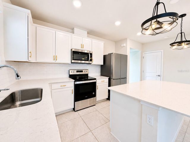 2092 CROSS PRAIRIE PARKWAY, Kissimmee, FL 34744