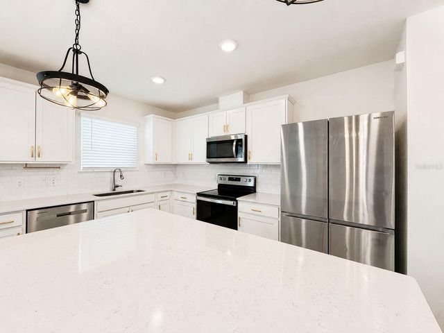 2092 CROSS PRAIRIE PARKWAY, Kissimmee, FL 34744