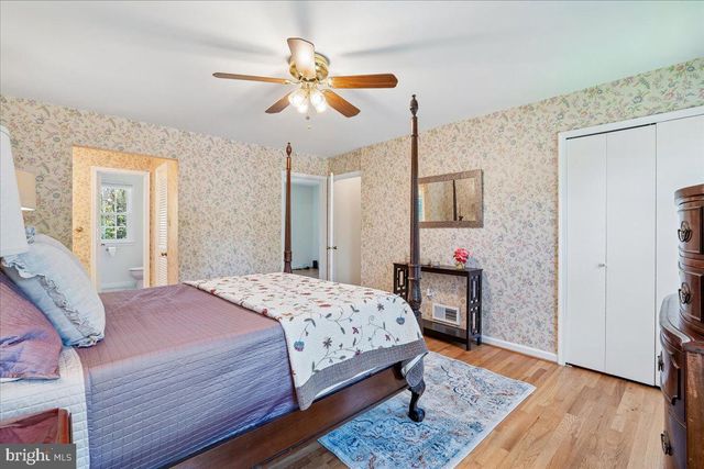4716 SUNFLOWER DR, Rockville, MD 20853