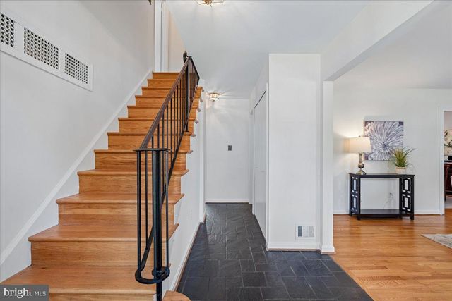 4716 SUNFLOWER DR, Rockville, MD 20853