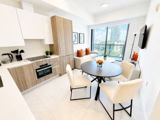 239 SW 9 St 1504, Miami, FL 33130
