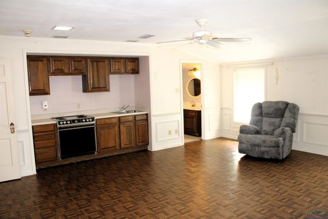 1010 Pamela, Henderson, TX 75654