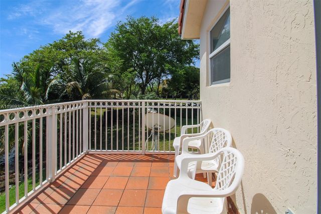 15490 SW 47th St, Miami, FL 33185