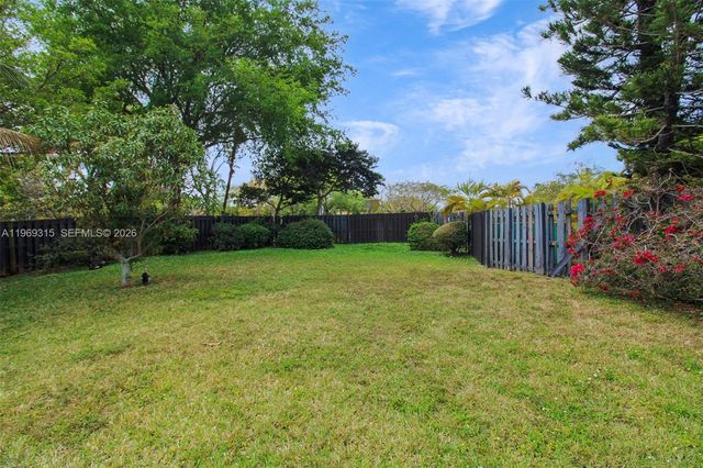 15490 SW 47th St, Miami, FL 33185