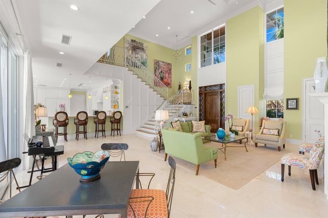 2870 NE 24th Place, Fort Lauderdale, FL 33305