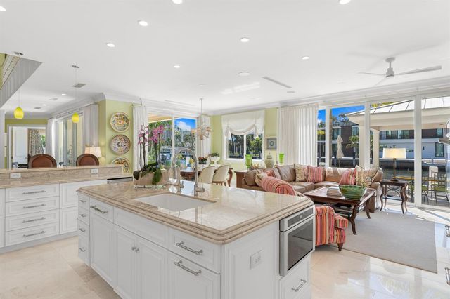 2870 NE 24th Place, Fort Lauderdale, FL 33305