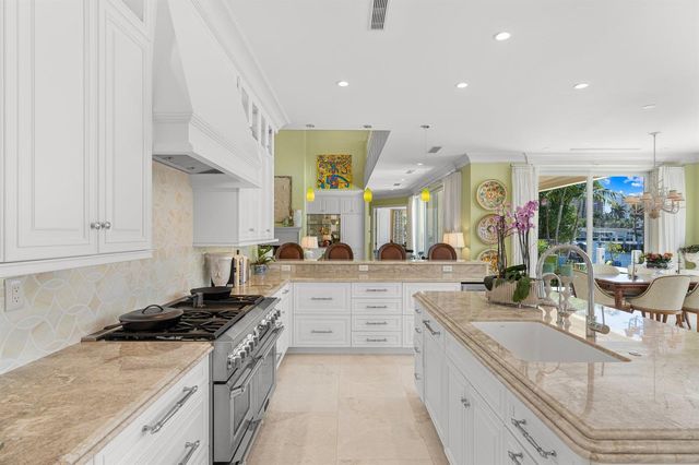 2870 NE 24th Place, Fort Lauderdale, FL 33305