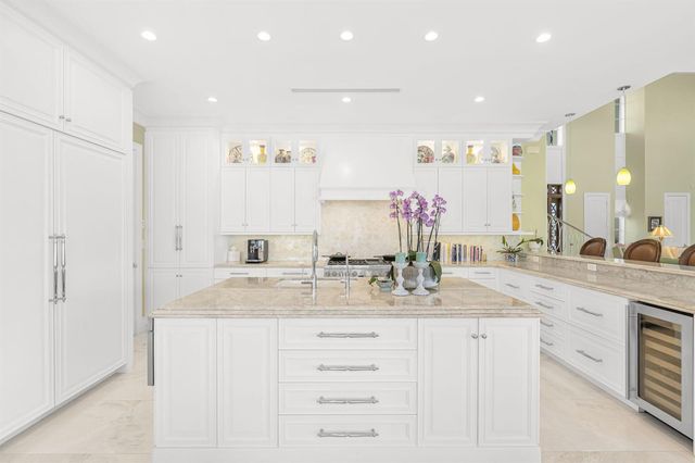 2870 NE 24th Place, Fort Lauderdale, FL 33305