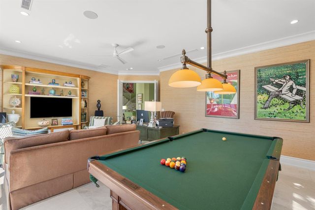 2870 NE 24th Place, Fort Lauderdale, FL 33305