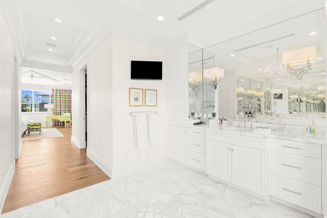2870 NE 24th Place, Fort Lauderdale, FL 33305