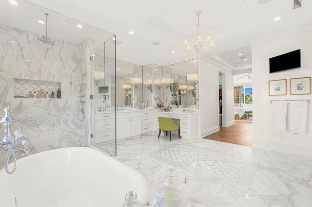 2870 NE 24th Place, Fort Lauderdale, FL 33305
