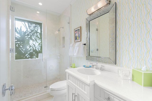 2870 NE 24th Place, Fort Lauderdale, FL 33305