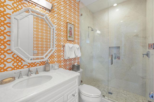 2870 NE 24th Place, Fort Lauderdale, FL 33305