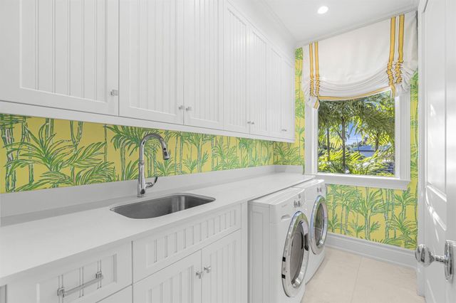 2870 NE 24th Place, Fort Lauderdale, FL 33305