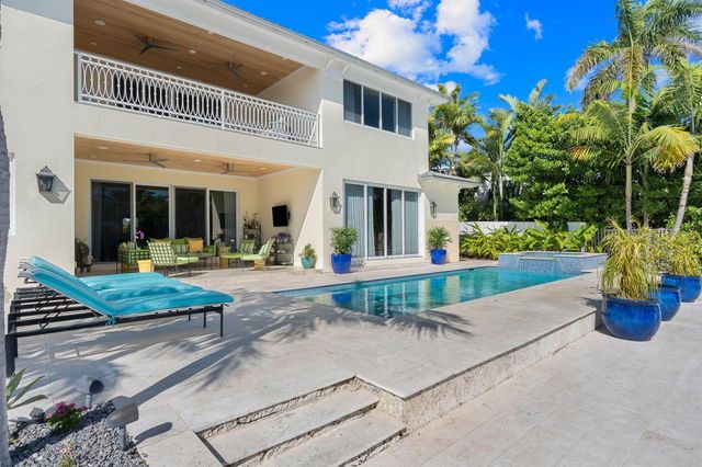 2870 NE 24th Place, Fort Lauderdale, FL 33305
