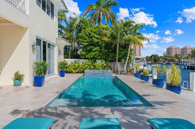 2870 NE 24th Place, Fort Lauderdale, FL 33305
