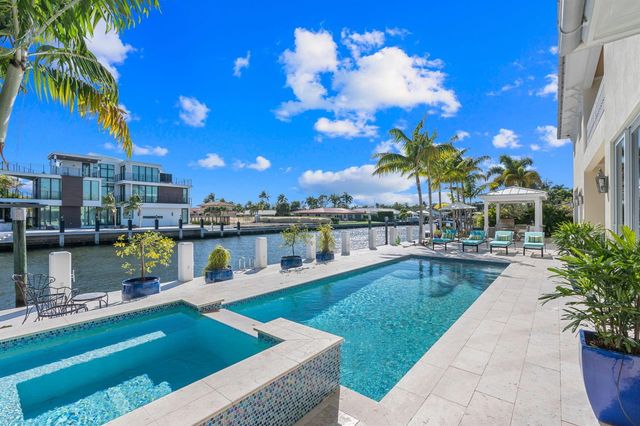 2870 NE 24th Place, Fort Lauderdale, FL 33305