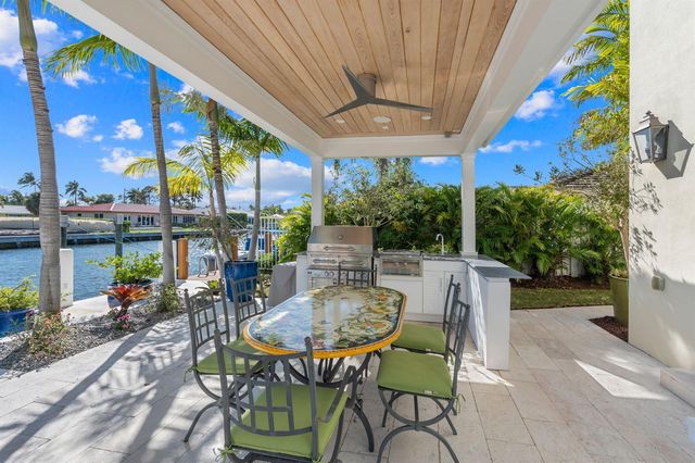2870 NE 24th Place, Fort Lauderdale, FL 33305