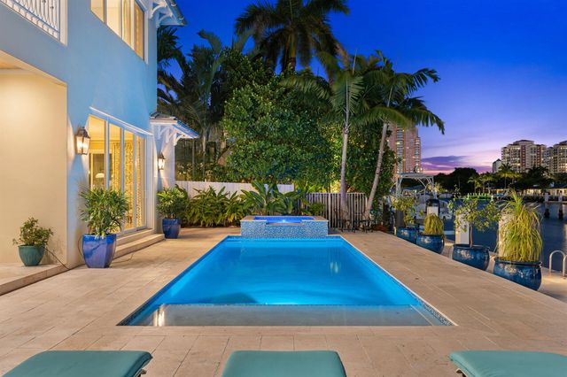 2870 NE 24th Place, Fort Lauderdale, FL 33305