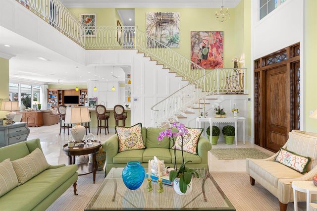 2870 NE 24th Place, Fort Lauderdale, FL 33305