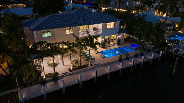 2870 NE 24th Place, Fort Lauderdale, FL 33305